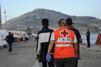 Un vuelo de reconocimiento tratará de detectar barcos nodriza que puedan desembarcar pateras próximamente