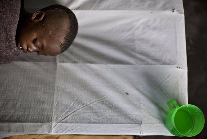 Un niño enfermo de cólera en República Democrática del Congo