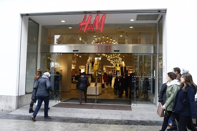 Entrada a la tienda H&M