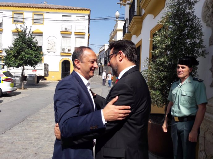 El delegado del Gobierno en Andalucía y el alcalde de Utrera