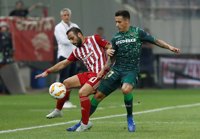 El Betis domina en Grecia, pero no culmina