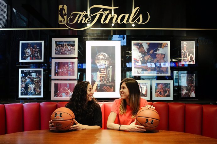 Silvia Domínguez y Anna Cruz, jugadoras internacionales de baloncesto