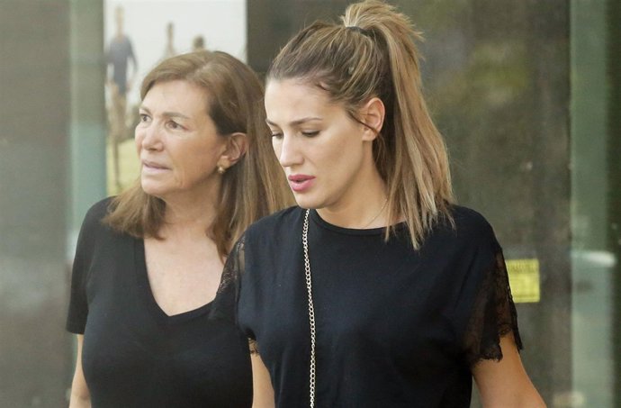 ALMUDENA NAVALÓN CON SU MADRE