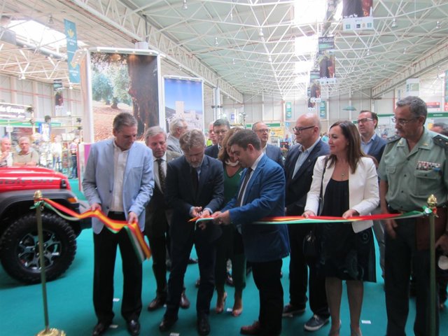 Inauguración de Ibercaza                        