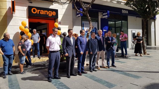 Inauguración de una tienda Orange en Ceuta.