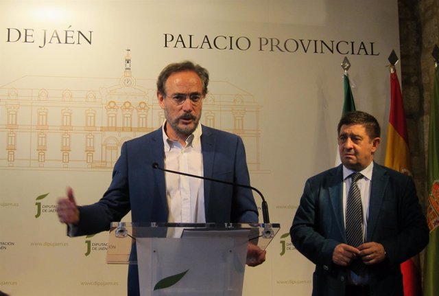 Felipe López y Francisco Reyes, en rueda de prensa.