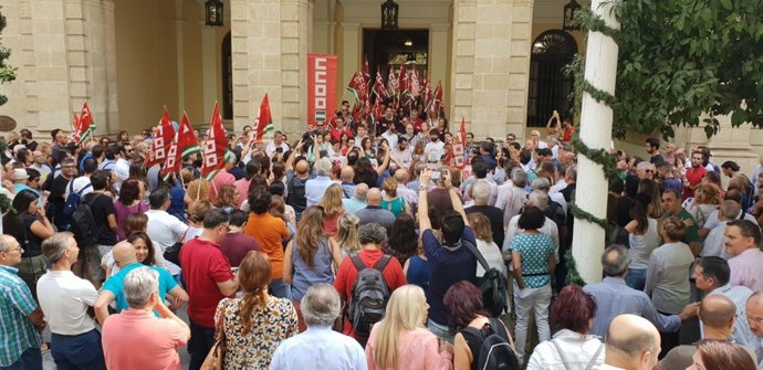 Concentración en defensa de El Correo de Andalucía