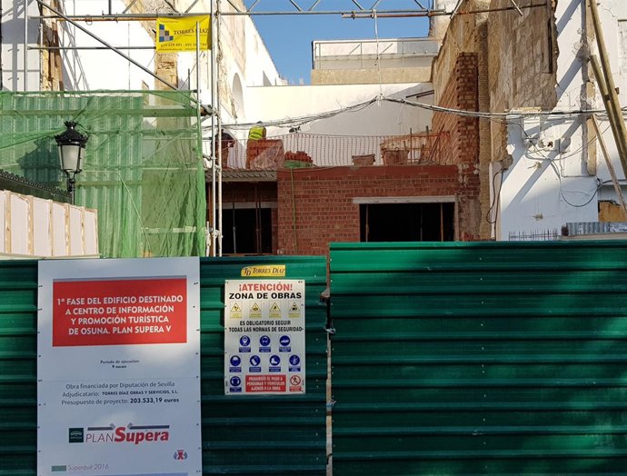 Obras del nuevo centro turístico de Osuna