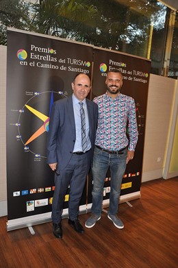 El vicepresidente Ayerdi con el alcalde de Puente la Reina