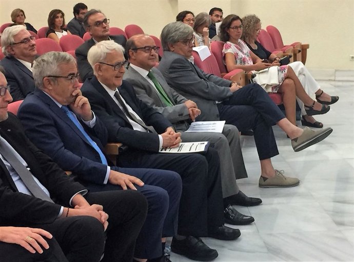 El fiscal, F.Bañeres, el magistrado E.Berlanga y el pte.Del TSJC, J.M.Barrientos