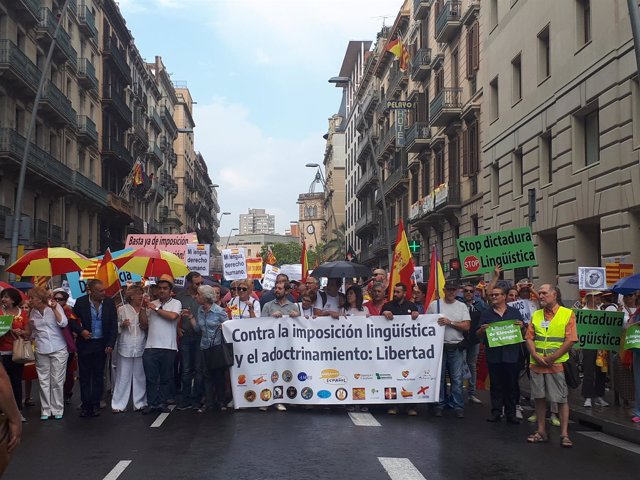 Manifestación de la Asociación Hablemos Español
