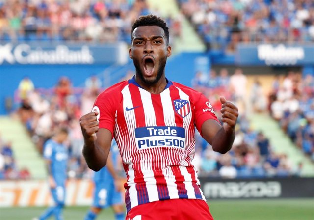 Lemar celebra un doblete con el Atlético de Madrid