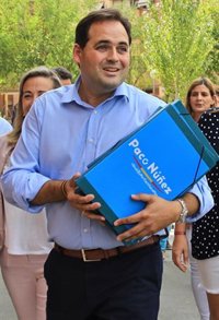 Empleados públicos y "corregir déficit sanitario", prioridades de Núñez si es presidente