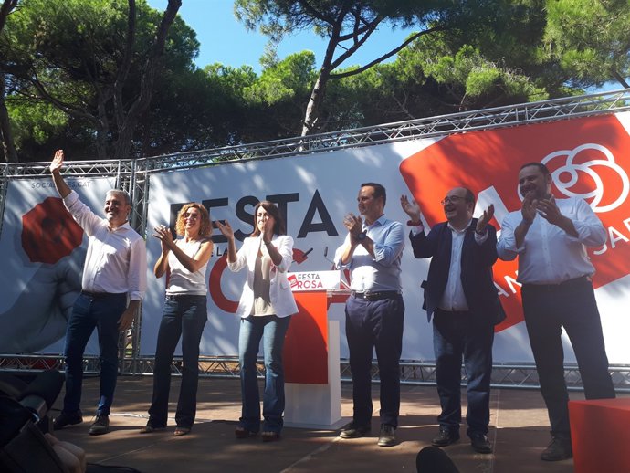 Membres del PSC i del PSOE en la Festa de la Rosa 