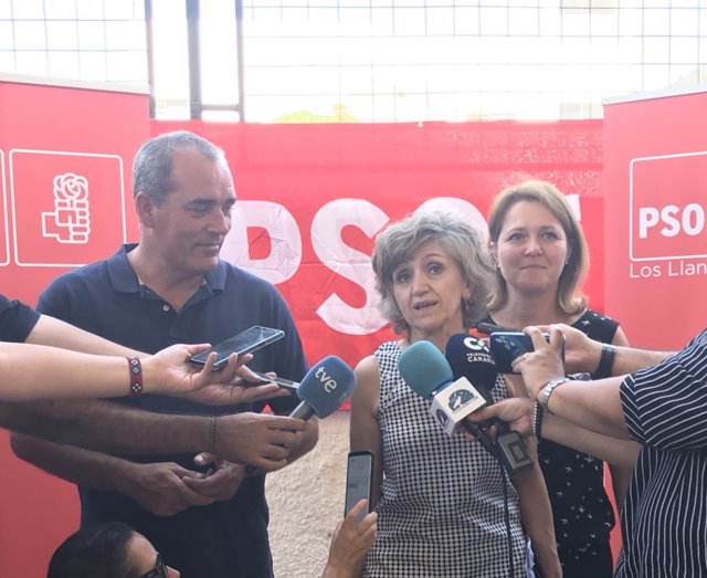 María Luisa Carcedo en la Fiesta de la Rosa del PSOE de La Palma