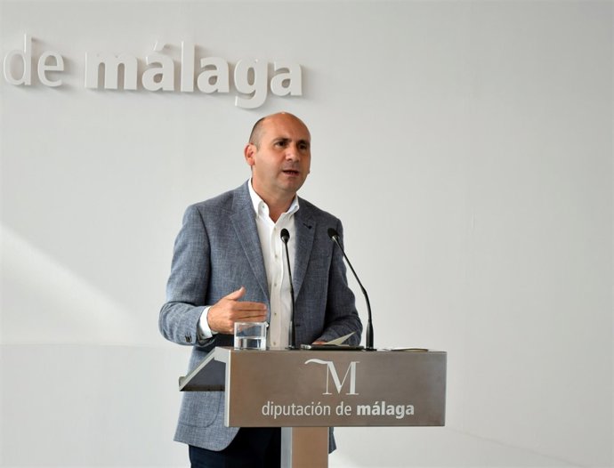 Francisco Conejo, portavoz del PSOE en Diputación en rueda de prensa 