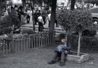 La PAH de Oviedo denuncia que dos ancianos pasaron dos noches durmiendo en el parque tras ser desahuciados