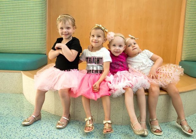 McKinley, Lauren, Ava y Chloe 