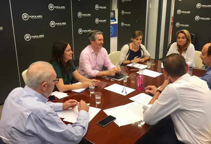 Reunión de diputados populares en València