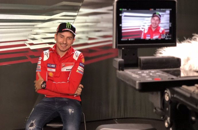 Jorge Lorenzo, durante una entrevista con la escudería Ducati