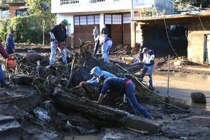 Desbordamiento de un río en Michoacán