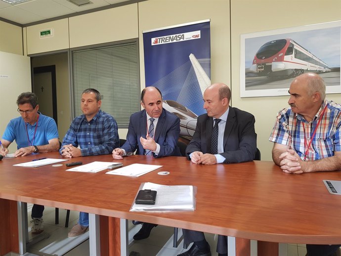 Firma del acuerdo entre el Gobierno foral, Trenasa y el Ayuntamiento de Castejón