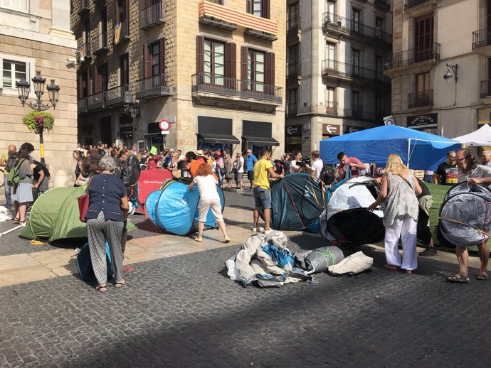 Acampada independentista de la plaça de Sant Jaume de Barcelona