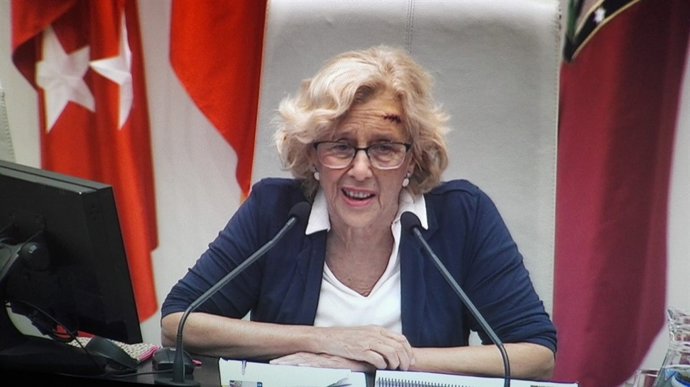 La alcaldesa de Madrid, Manuela Carmena, reaparece con una brecha