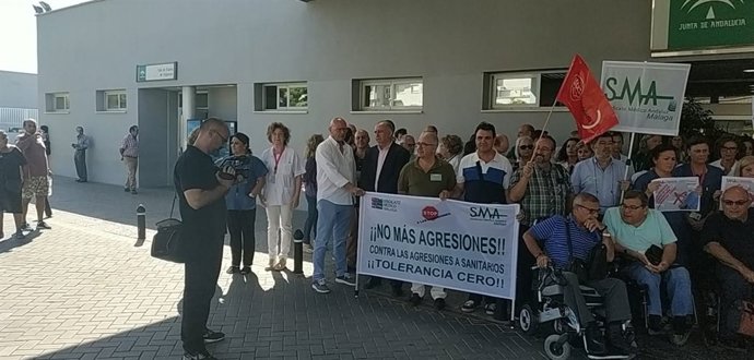 Concentración médicos málaga contra agresiones 25-09-2018