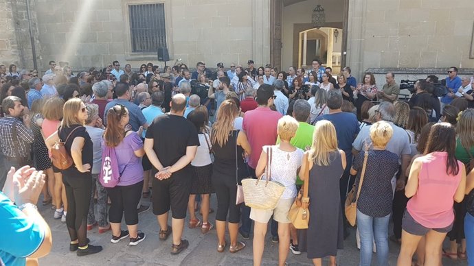 Concentración en Úbeda en repulsa por el crimen machista.