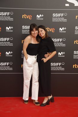 Lola Dueñas y Anna Castillo en la presentación del Festival de San Sebastián