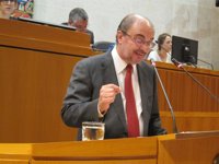 La radioterapia en Teruel y la ampliación de Plaza, entre los proyectos de Lambán para los próximos meses