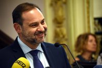 Ábalos pide acabar con la "cacería" al Gobierno y no ve motivos para que dimita la ministra de Justicia