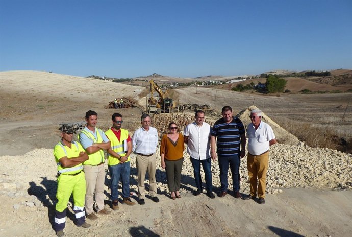 Diputación mejora la cimentación de la carretera que comunica Bornos y Espera