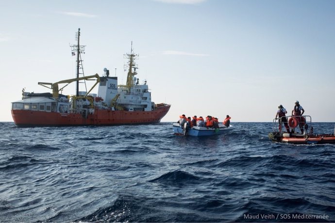 Rescate de migrantes en el Mediterráneo por parte del 'Aquarius'
