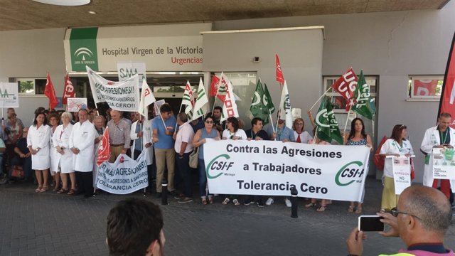 Concentración tras agresiones a médicos 