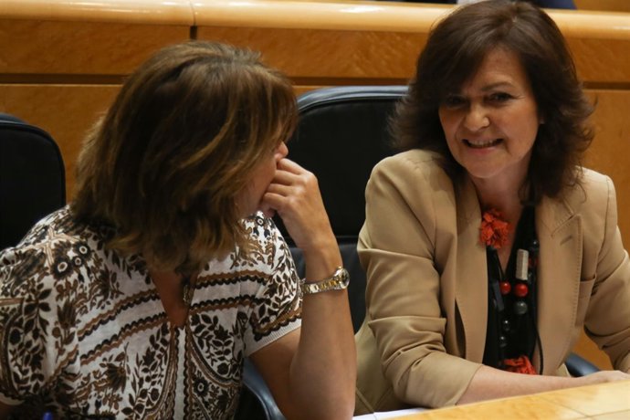 Carmen Calvo y Dolores Delgado en el Senado