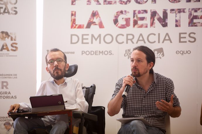 Pablo Iglesias i Pablo Echenique en el Cercle de Belles arts de Madrid