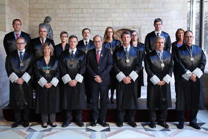 Torra al costat de la Comissió Jurídica Assessora de la Generalitat, amb Homs i 