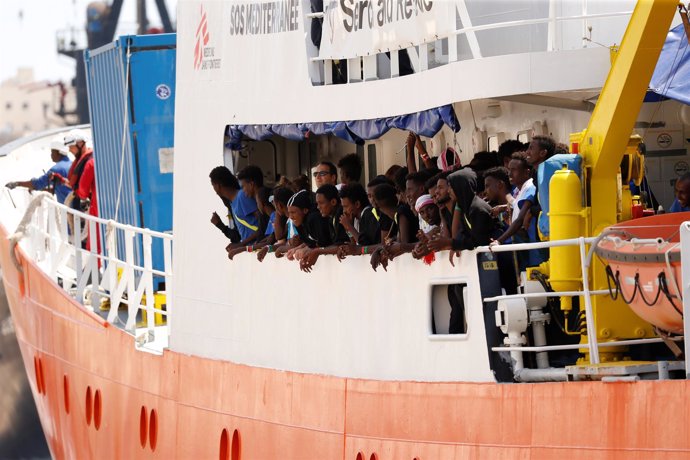 Llegada del Aquarius al puerto de La Valeta