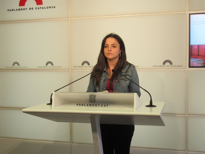  La diputada de la CUP al Parlament Maria Sirvent en roda de premsa