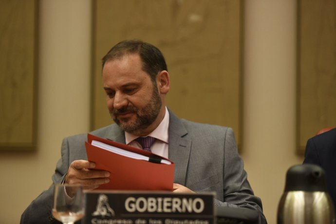José Luis Ábalos comparece en la Comisión de Fomento del Congreso