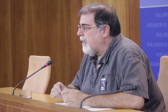El presidente del grupo parlamentario Podemos Andalucía, Jesús Romero