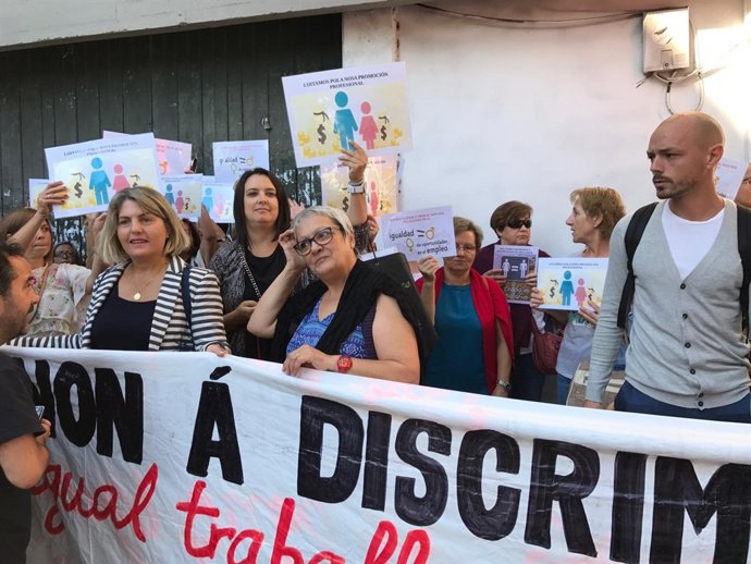 Protesta de las mujeres de la limpieza de la Xunta de Galicia