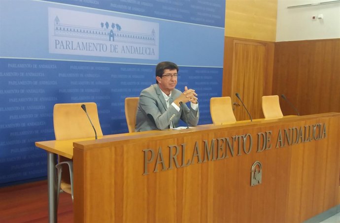 El presidente y portavoz de Cs en el Parlamento andaluz, Juan Marín
