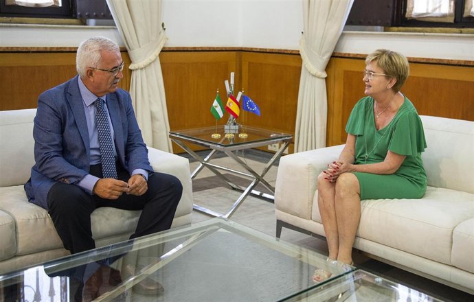 Jiménez Barrios con la Comisionada del Gobierno para el Reto Demográfico