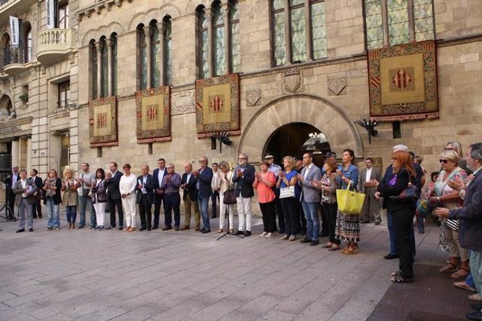 Concentración en Lleida contra asesinatos machistas en toda España