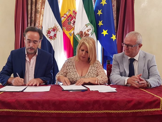El consejero de Fomento, Felipe López, y la alcaldesa de Jerez, Mamen Sánchez