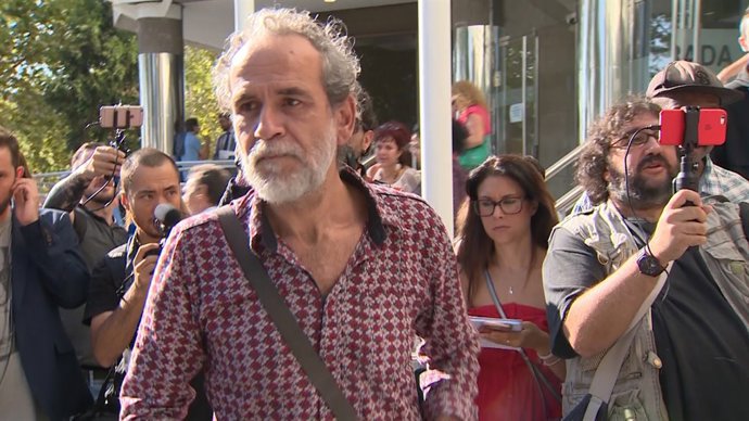 L'actor Willy Toledo surt dels jutjats