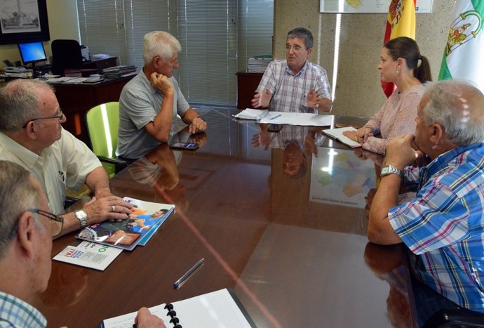 Reunión delegado territorial de Salud con vecinos de San Fernando